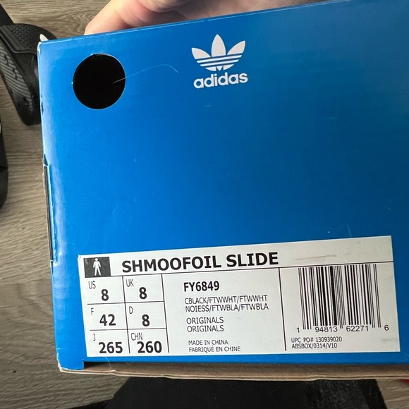Adidas schmoolfoil slide US8 - Picture 5 of 5